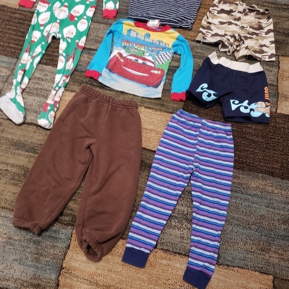Boys size 3T clothing bundle of 7 a mix of summer and winter - Picture 4 of 6